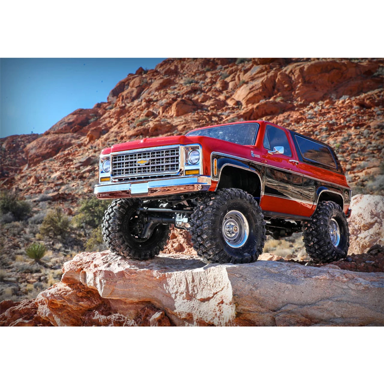 Traxxas TRX-4 Chevy K5 Blazer RC 4x4 Rock Crawler RTR w/3S LiPo COMBO Red 6 Traxxas TRX-4 Chevy K5 Blazer RC 4x4 Rock Crawler RTR w/3S LiPo COMBO Red - Image 4