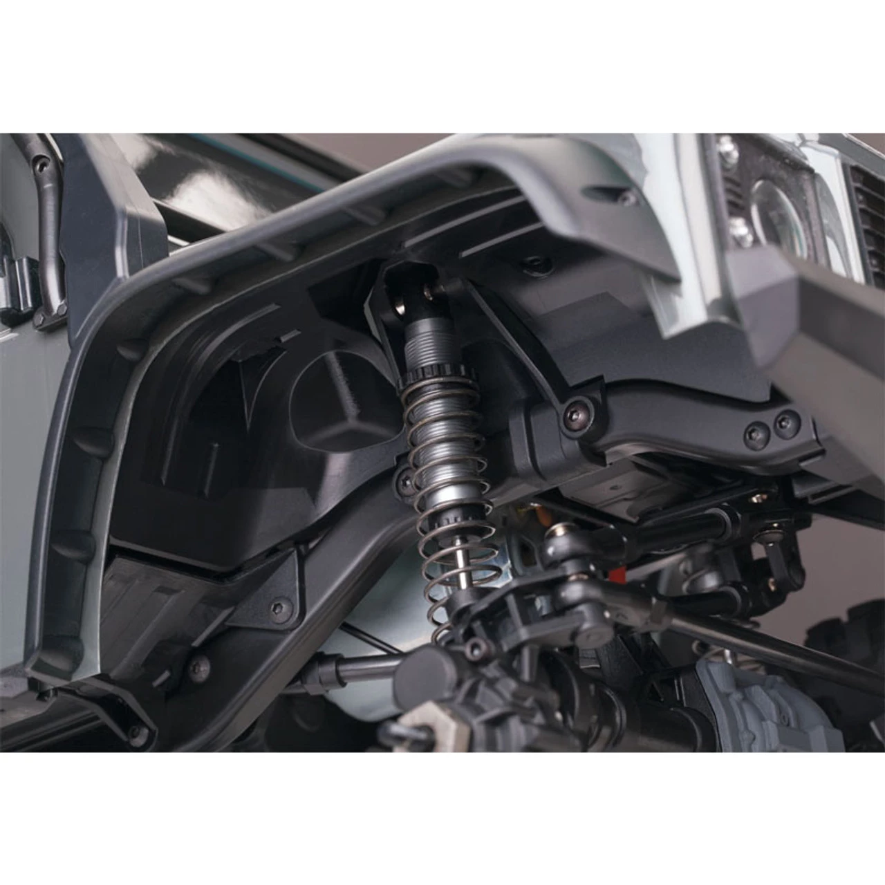 Traxxas TRX-4 Land Rover Defender RC 4x4 Rock Crawler RTR w/3S LiPo COMBO Silver 11 Traxxas TRX-4 Land Rover Defender RC 4x4 Rock Crawler RTR w/3S LiPo COMBO Silver - Image 9